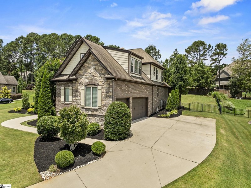 Property image 3 of 129 Griffith Hill Way in Griffith Farm, Greer, SC 29651