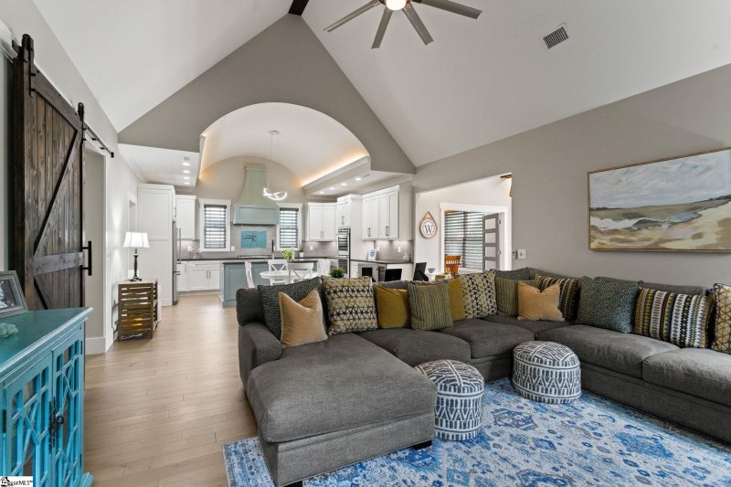 Property image 2 at 2 Worthington Court, Simpsonville, SC 29681-3527