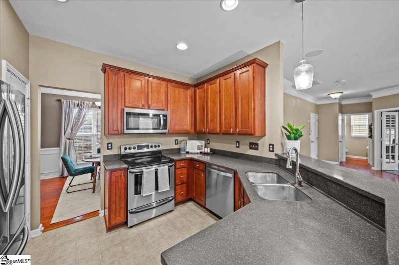 Property image 5 at 18 Shale Court, Greenville, SC 29607