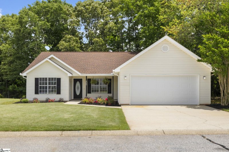 Hill Place, Mauldin Community
