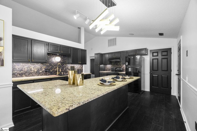 Property image 5 of 400 Hill Lane in Hill Place, Mauldin, SC 29662