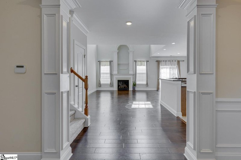 Property image 2 of 109 Windsor Creek Court in Windsor Creek, Simpsonville, SC 29681