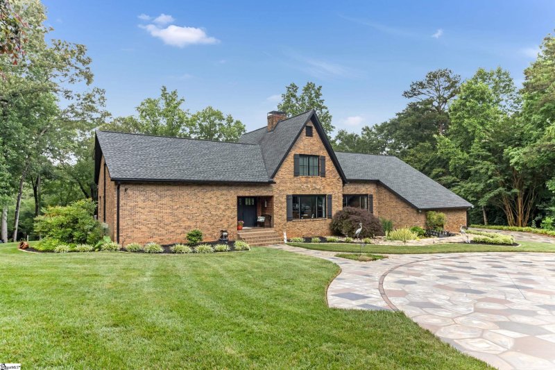 Property image 4 of 106 Riverbank Court in Twin Lakes, Moore, SC 29369