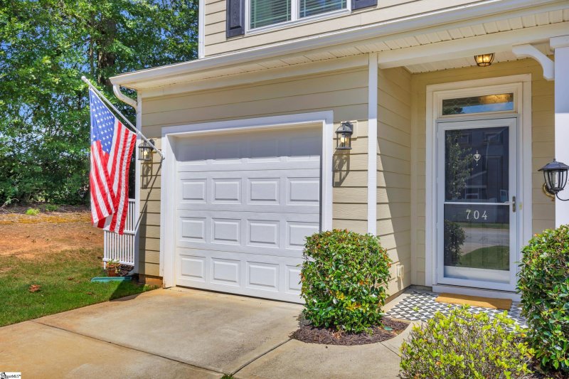 Property image 2 at 704 Daisy Hill Lane, Simpsonville, SC 29681