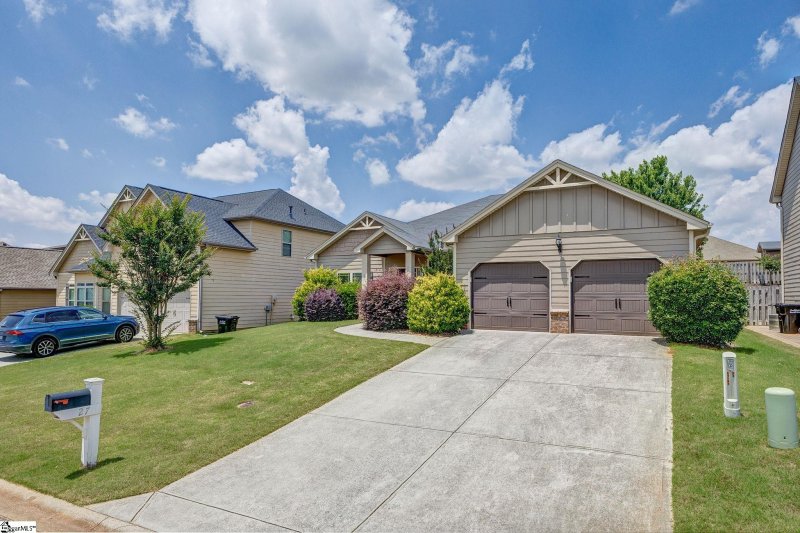 Property image 2 at 27 Dandie Drive, Simpsonville, SC 29680