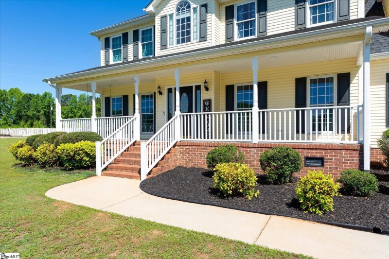 Property image 2 at 205 Pebble Brook Lane, Belton, SC 29627