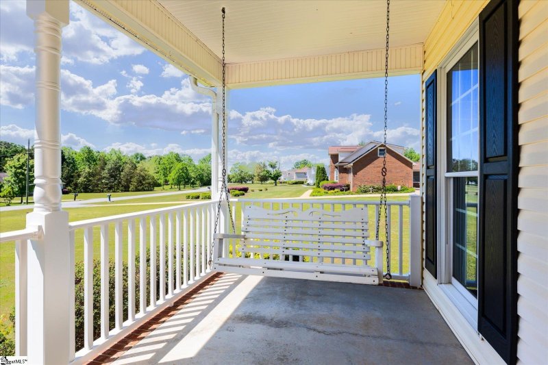 Property image 3 at 205 Pebble Brook Lane, Belton, SC 29627