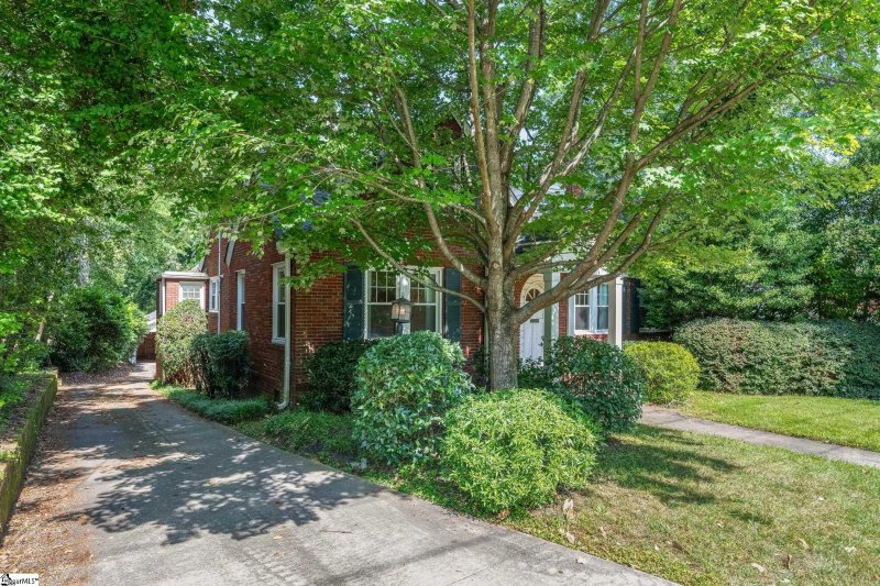 Property image 3 at 306 Mcdaniel Avenue, Greenville, SC 29601