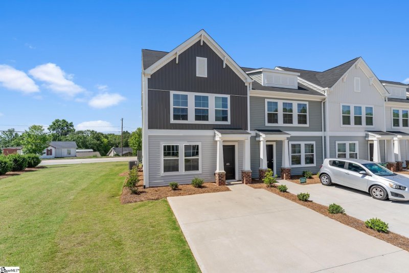 Property image 2 at 615 Blossom Run, Spartanburg, SC 29307