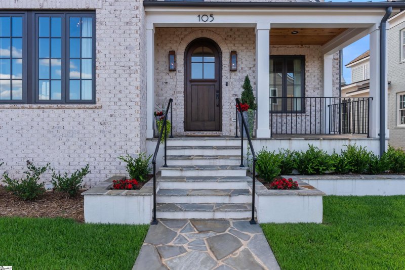 Property image 3 of 105 Burriss Drive in Hartness, Greenville, SC 29615