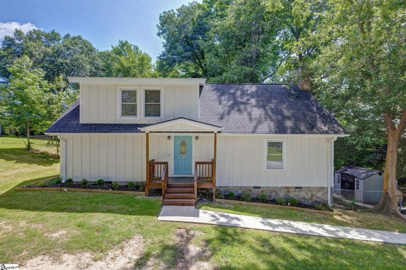 Property image 3 at 301 Thornwood Drive, Taylors, SC 29687