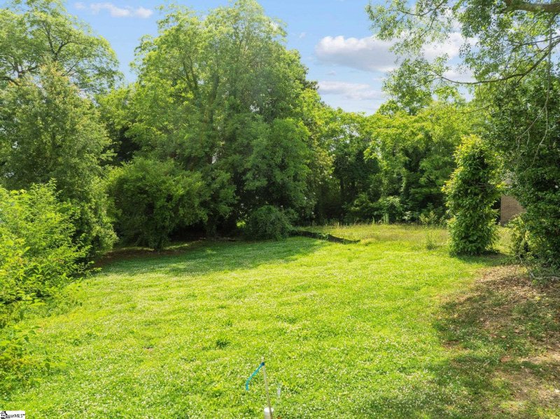 Property image 2 of 15 Chicora Avenue in Downtown, Greenville, SC 29605
