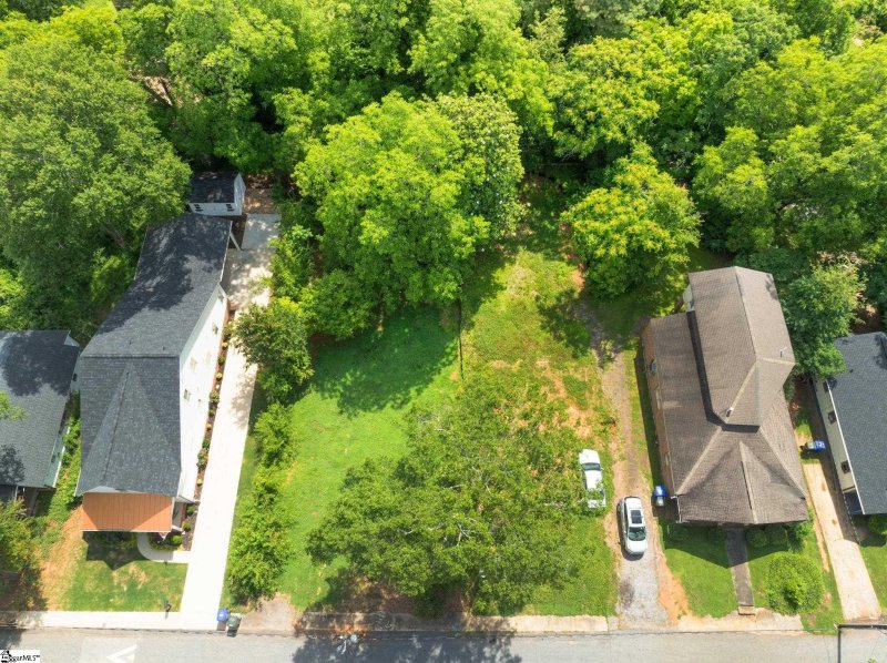 Property image 4 of 15 Chicora Avenue in Downtown, Greenville, SC 29605