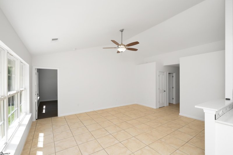 Property image 3 at 102 Tralee Lane, Greer, SC 29650