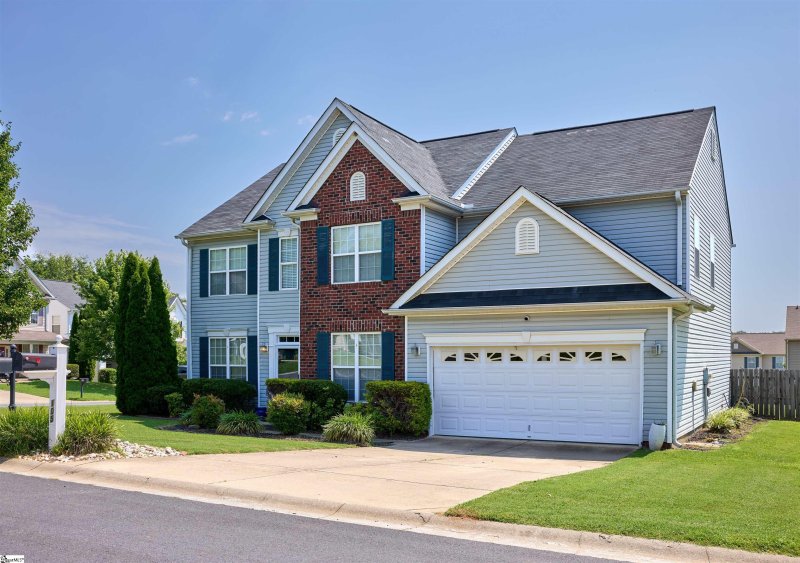 Property image 2 of 105 Pimmitt Run Street in Patriot Hill, Moore, SC 29369