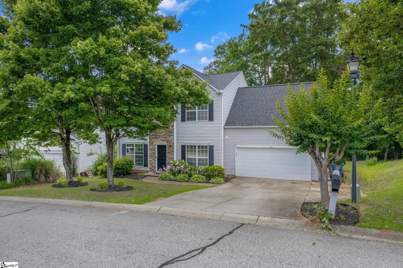 The Grove, Mauldin Community