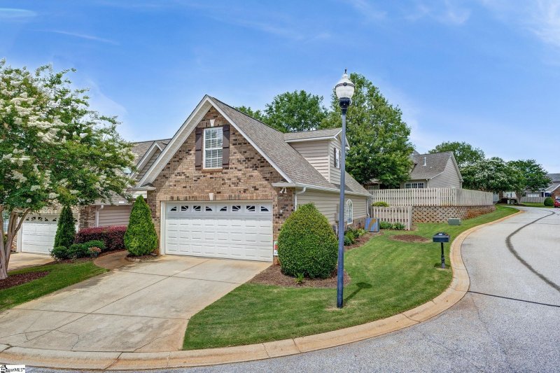 Property image 2 at 100 Hingham Way, Greer, SC 29650