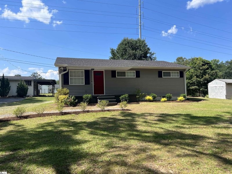 Property image 3 at 18 Maywood Drive, Taylors, SC 29687