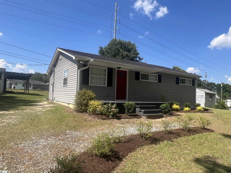 Property image 4 at 18 Maywood Drive, Taylors, SC 29687