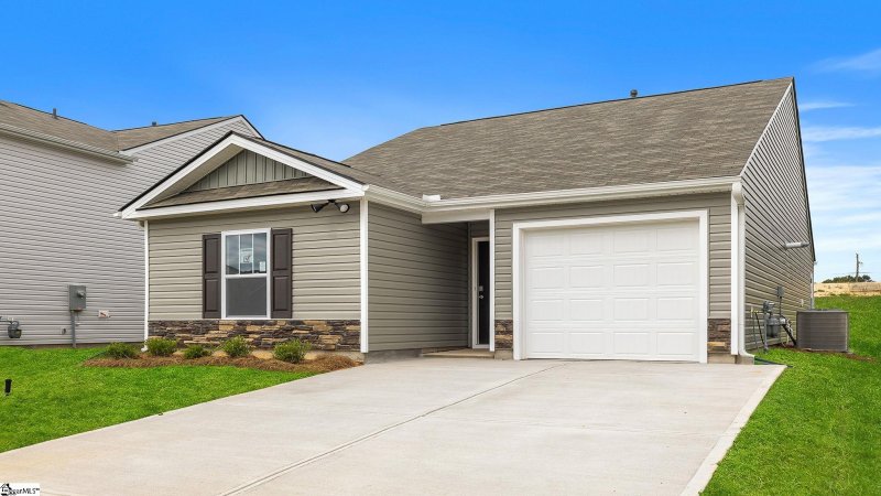 Property image 2 of 519 Cordgrass Road in Durbin Meadows, Fountain Inn, SC 29644