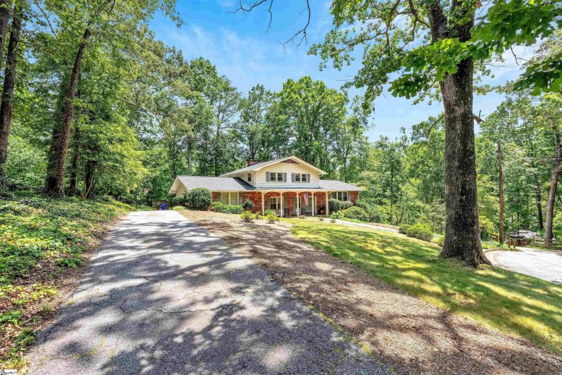 Property image 2 at 12 Pimlico Court, Greenville, SC 29607