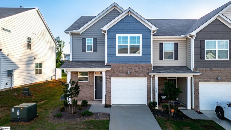 Property image 2 at 313 E Compass Way, Easley, SC 29640