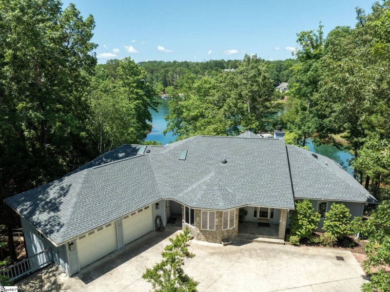 24 Lighthouse Way Drive