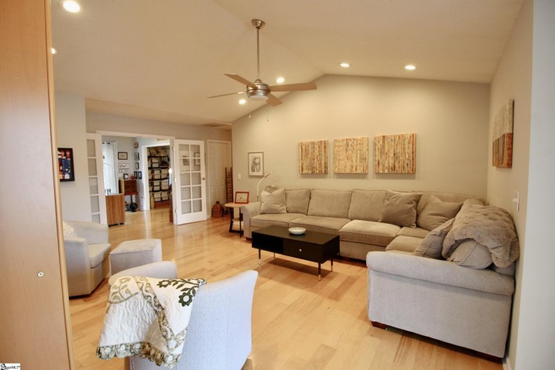 Property image 5 at 140 Kingscreek Drive, Greer, SC 29650