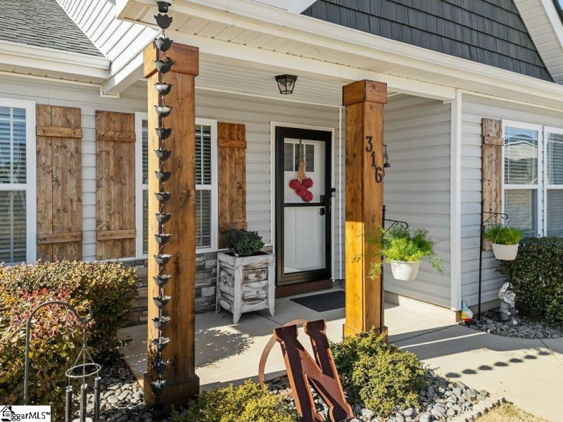 Property image 4 at 316 Meadowmoor Road, Greer, SC 29651