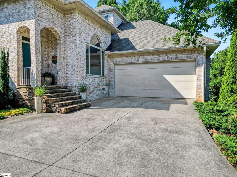 Property image 3 at 6 Avens Hill Drive, Greer, SC 29651