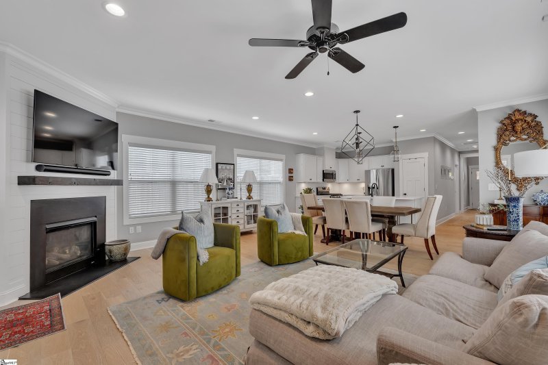 Property image 3 of 209 Pinckney Street in Hampton-Pinckney Historic, Greenville, SC 29601