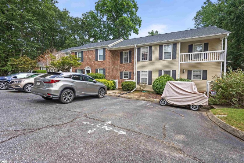 Property image 2 of 104 E Bay Court in Woodwind, Mauldin, SC 29644