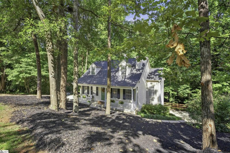 Property image 5 at 1601 Winding Way, Taylors, SC 29687