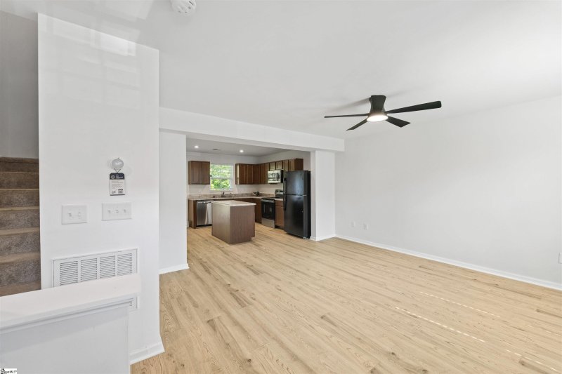 Property image 4 of 31 Tidworth Drive in Walnut Hill Townes, Greer, SC 29651