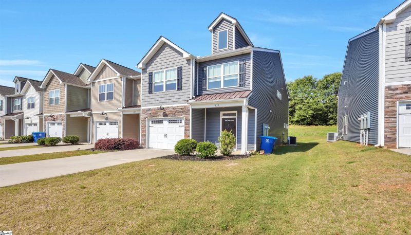 Property image 3 of 131 Rushing Creek Lane in Raven Hills, Piedmont, SC 29673