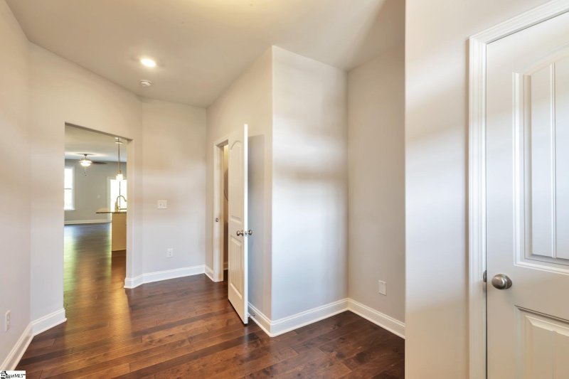 Property image 4 of 131 Rushing Creek Lane in Raven Hills, Piedmont, SC 29673