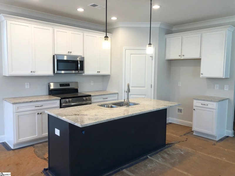 Property image 3 of 829 Sweet William Road in Sunset Summits, Spartanburg, SC 29301