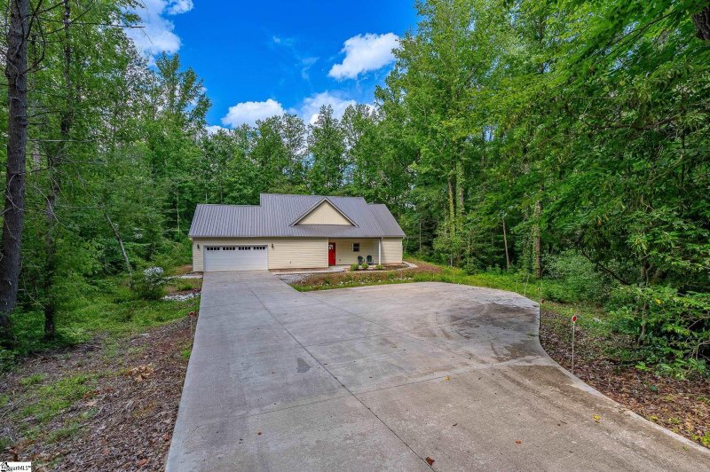 Property image 2 of 128 Willys Creek Circle in Gauley Falls, Pickens, SC 29671