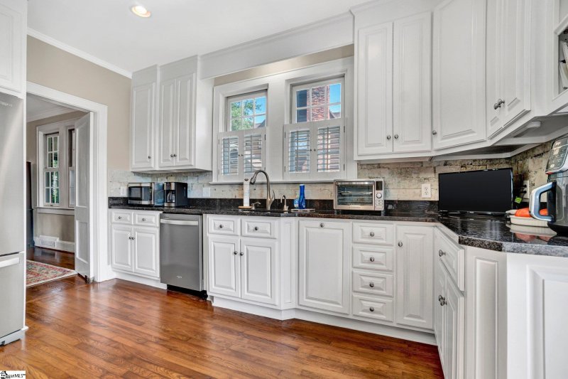 Property image 5 at 305 Hickory Street, Clinton, SC 29325