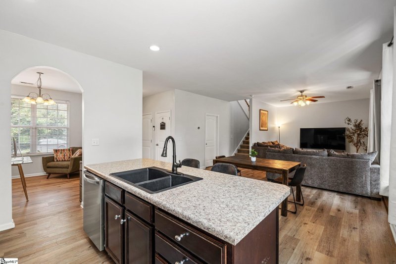 Property image 5 at 204 Summerlea Lane, Greer, SC 29651