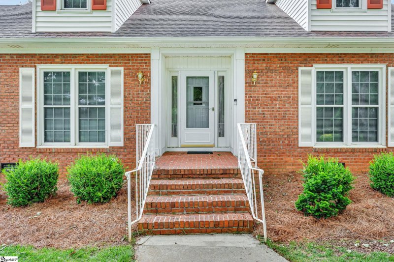 Property image 2 at 102 Linwood Court, Simpsonville, SC 29681