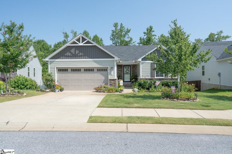415 Edgehill Court
