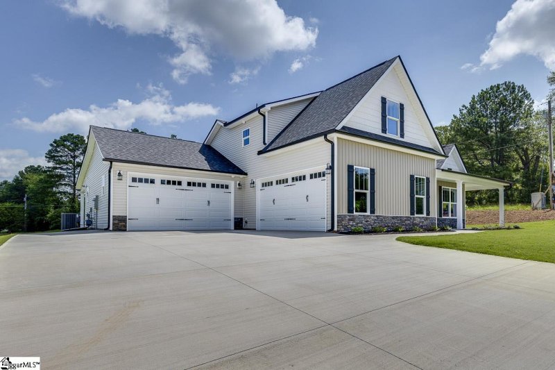 Property image 4 at 102 Hinton Farms Drive, Easley, SC 29640