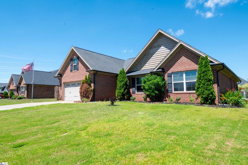 Property image 3 of 303 E Story Bush Drive in Bush Fork, Inman, SC 29349