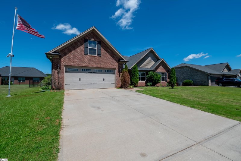 Property image 5 of 303 E Story Bush Drive in Bush Fork, Inman, SC 29349