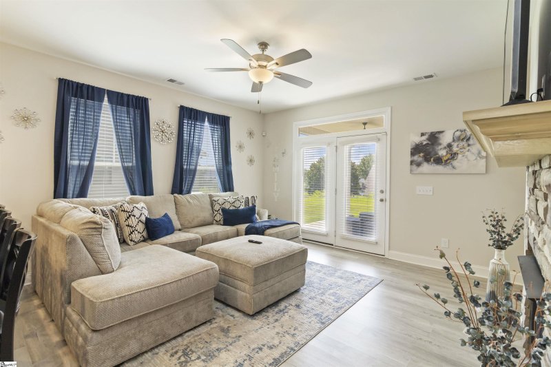 Property image 5 of 2708 Millhone Drive in Hampshire Heights, Moore, SC 29369