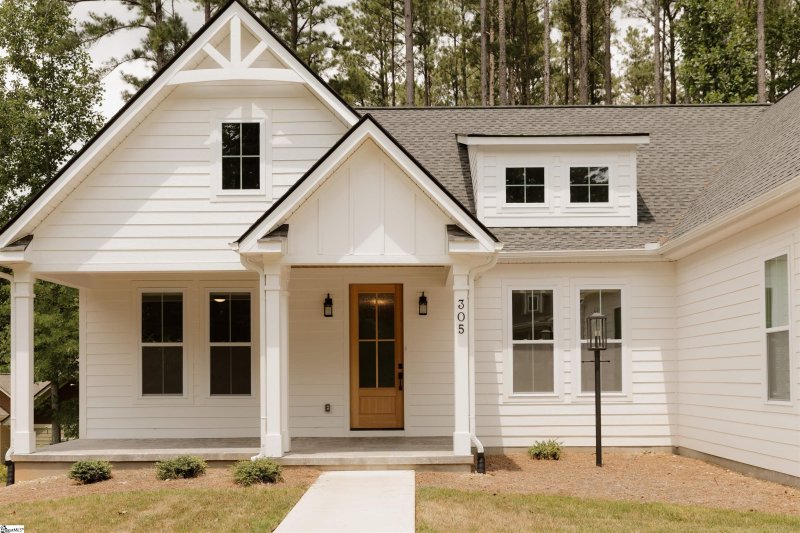 Property image 4 of 305 Meadow Tree Court in Cherokee Valley, Travelers Rest, SC 29690