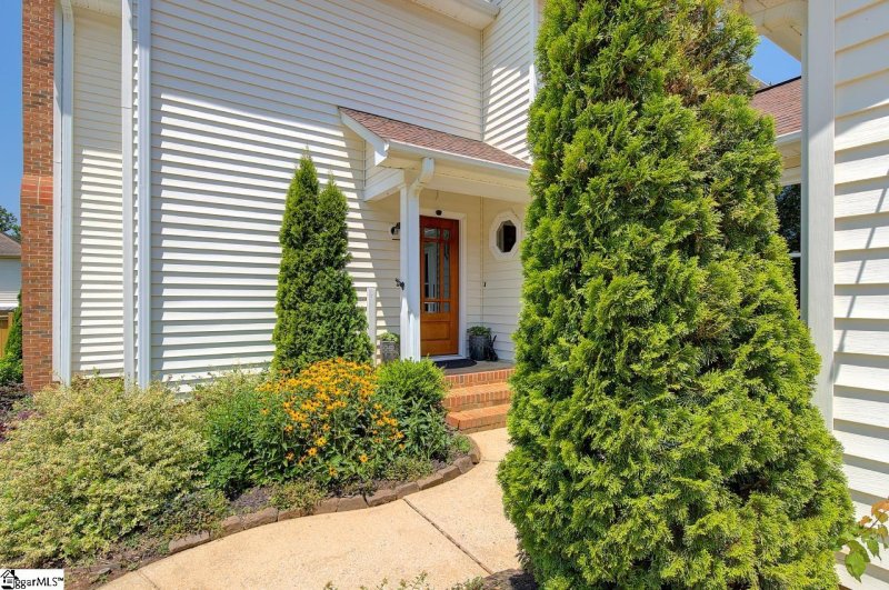 Property image 2 at 419 Hedgerow Drive, Greenville, SC 29607