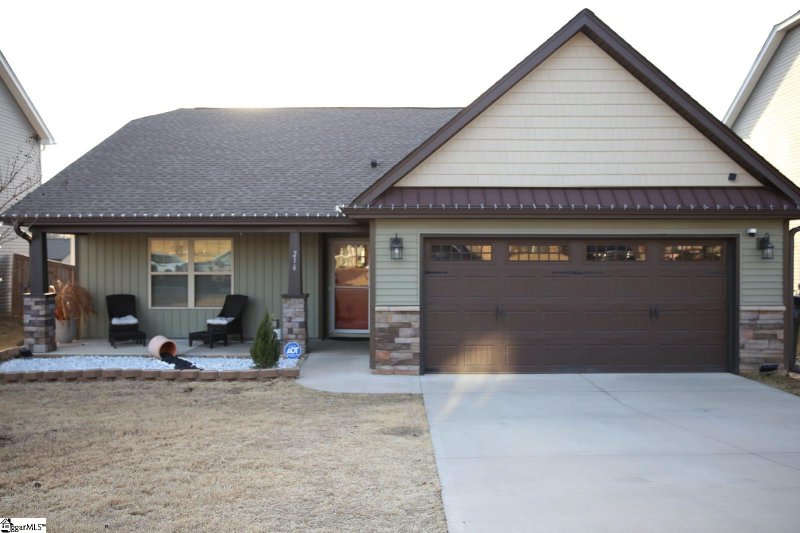 Briar Ridge, Greer Community