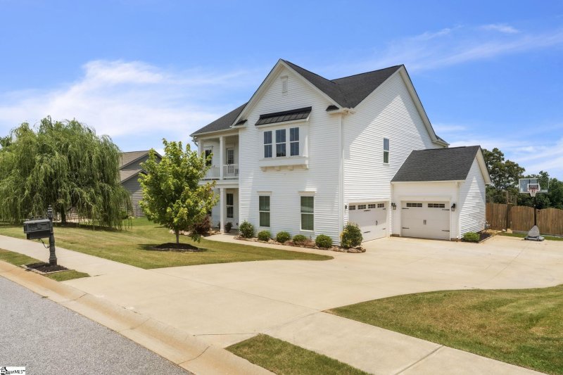 Property image 2 at 512 Ladysmith Drive, Simpsonville, SC 29681